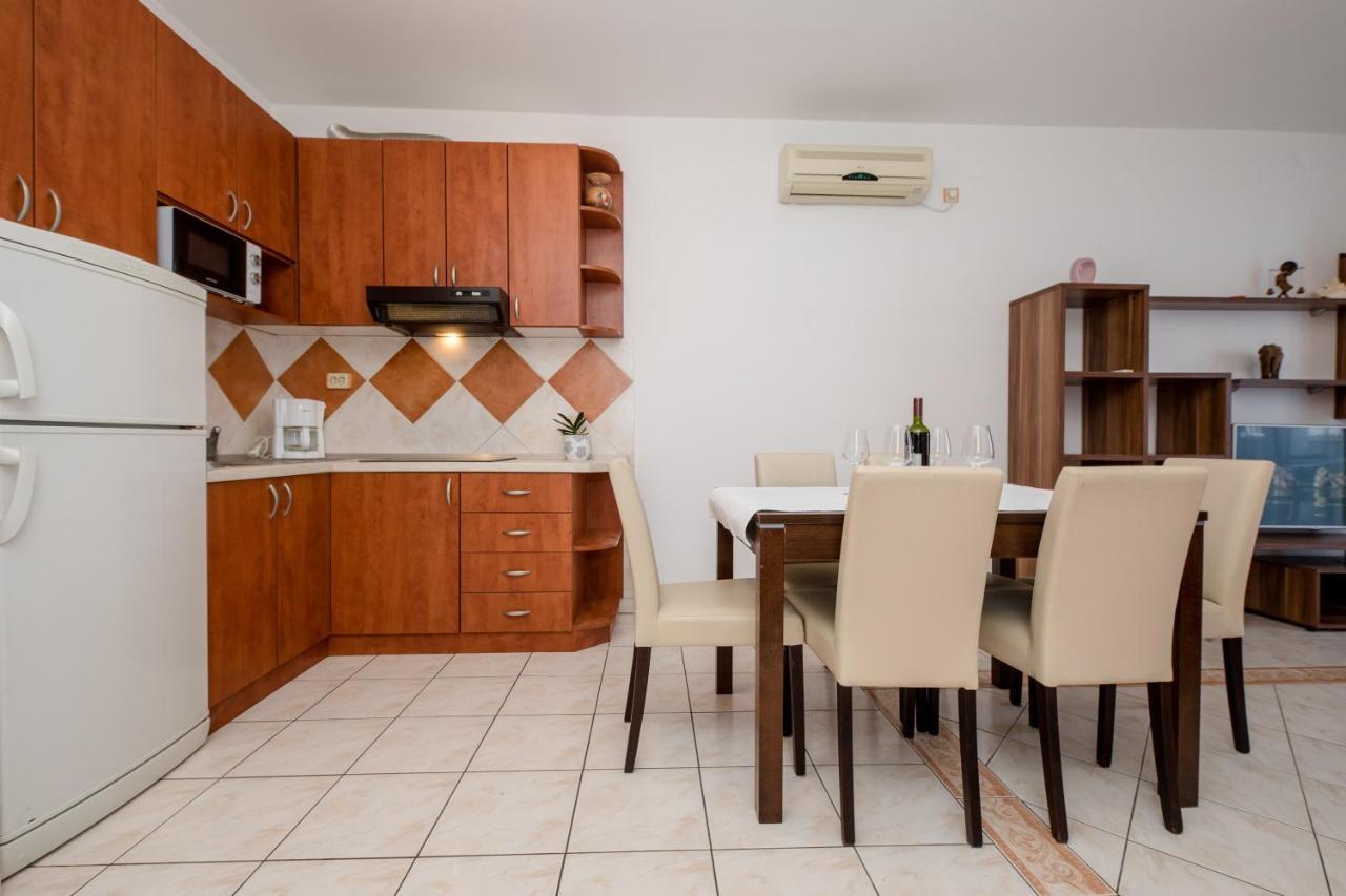 Apartments And Rooms By The Sea Supetarska Draga - Gornja, Rab - 11579 Esterno foto